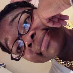 Meet your Posher, Zalea